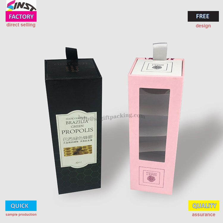 Přiměly zákazníky tyto dvě dárkové krabičky na esenciální oleje říci, že „jejich otevření je jako příjem přírodního dárku“?