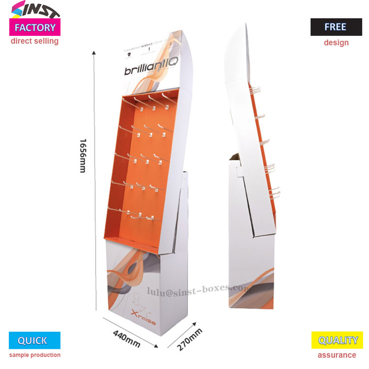 Kartonový stojan na háček na myš